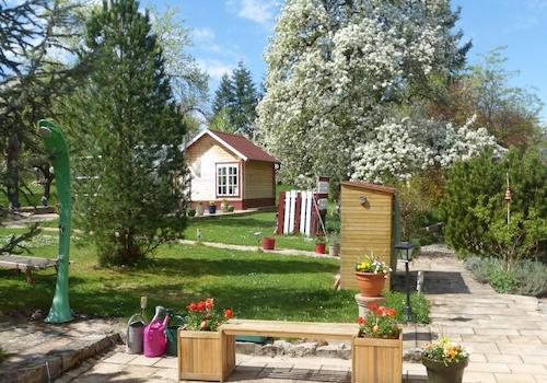 Südterrasse mit Weganlage