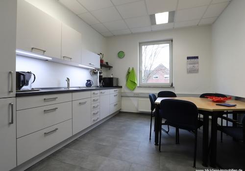 Teeküche inkl. Einbauküche