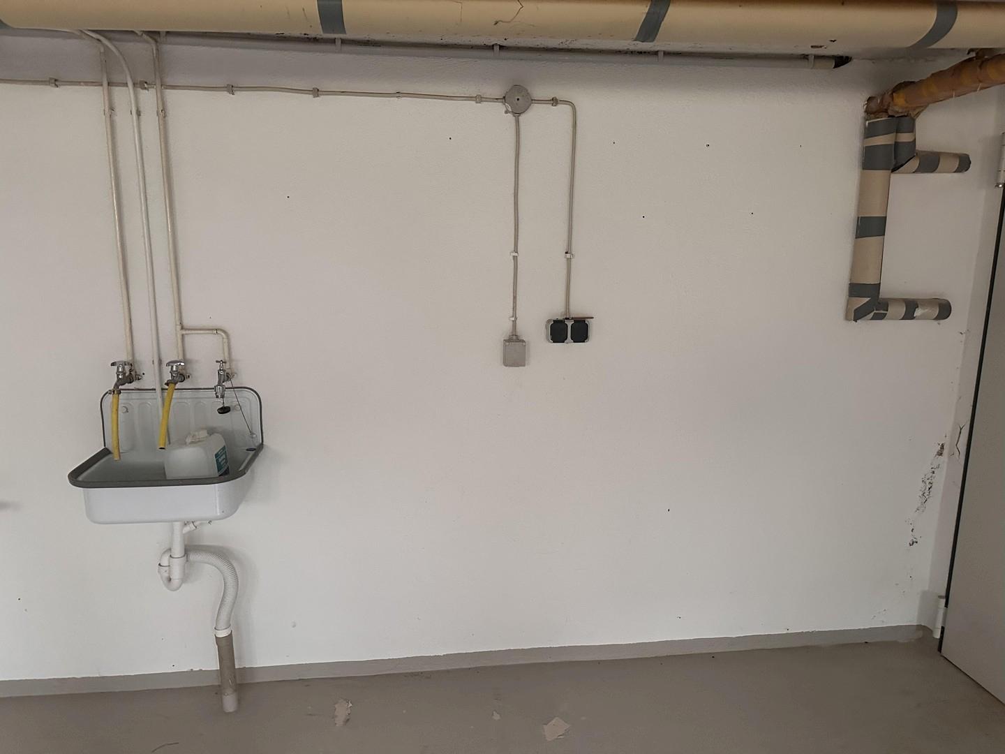 Anschlüsse Waschmaschine etc.
