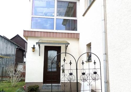 Hauseingang u. Wintergarten