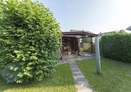 Teil Garten mit Pergola