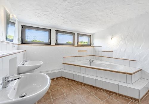 Badezimmer Dachgeschoss