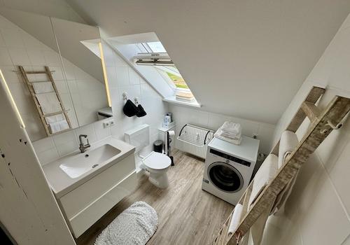 Bad mit Waschmaschiene Whg. 3