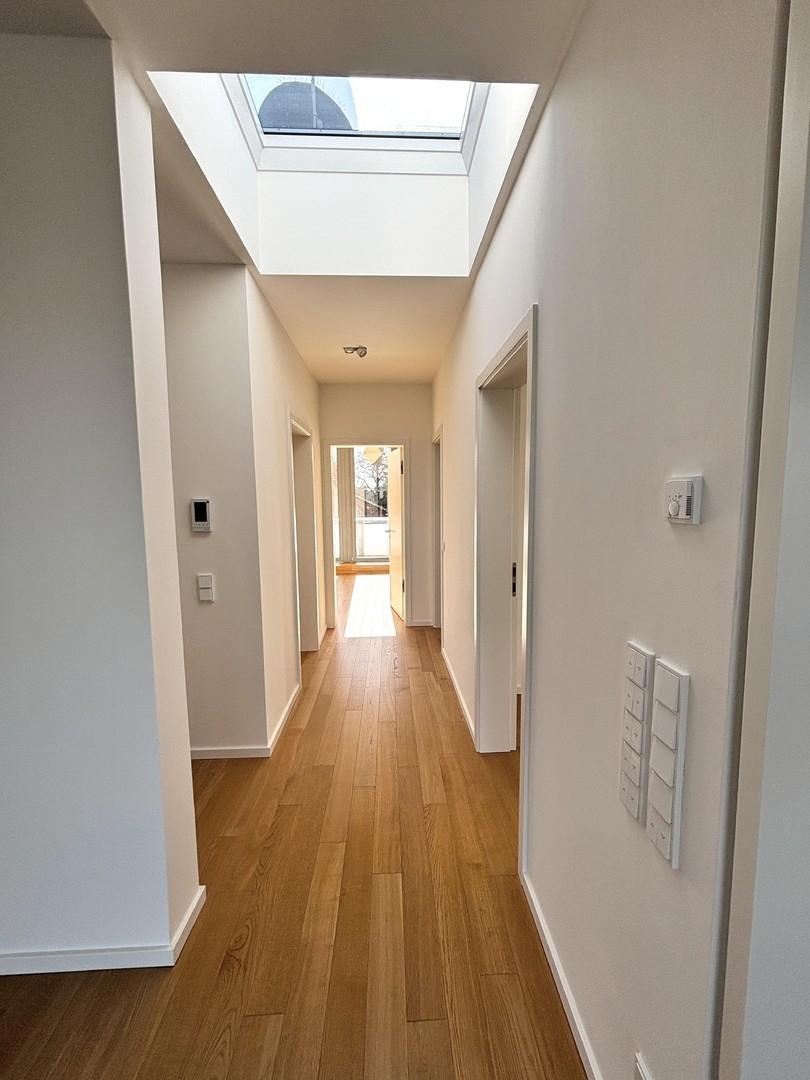 DG Flur mit Oberlicht