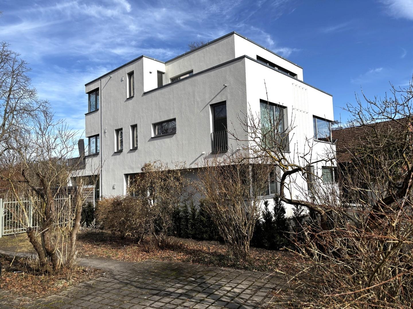 vom Nachbargrundstück