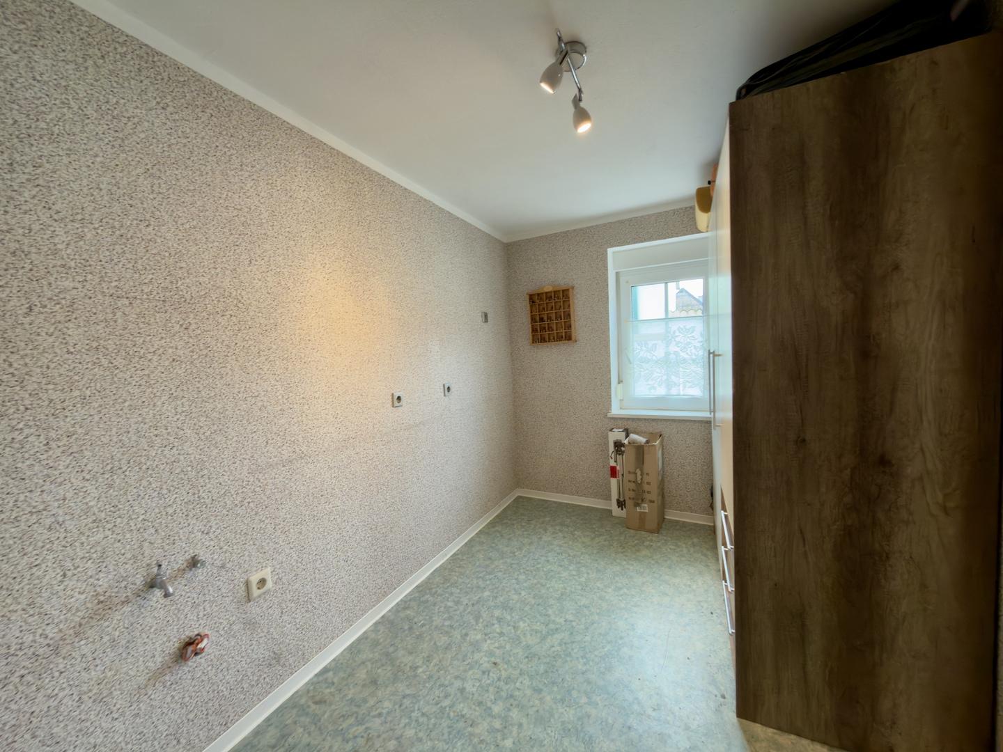 OG Zimmer mit Kücheanschlüssen