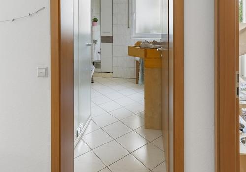 Sicht ins Badezimmer