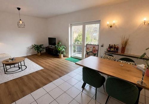 Blick zum Balkon von Küche