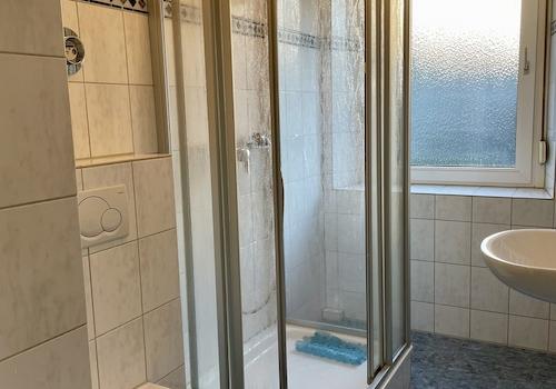 Bad – neue Dusche kommt noch