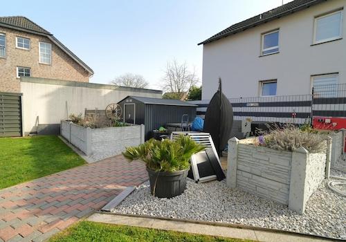 Schuppen und Außenbereich