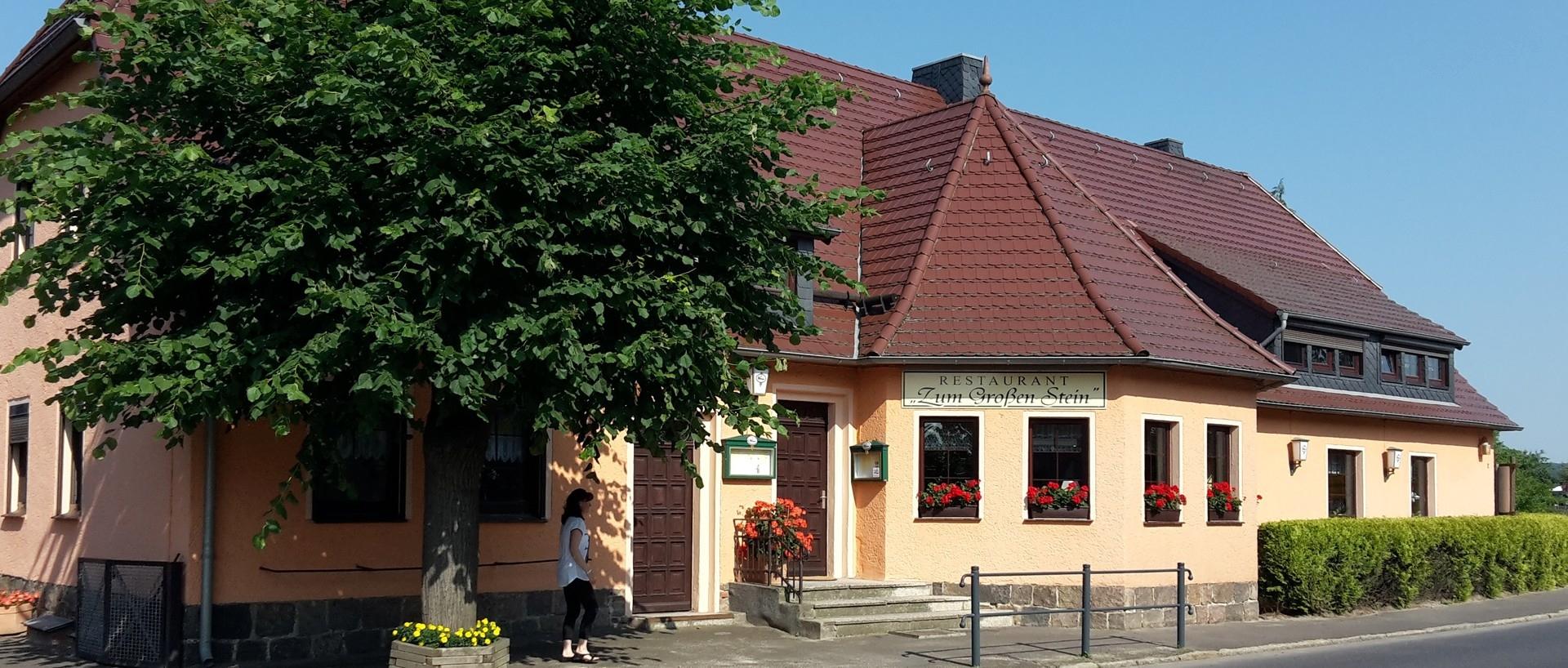 Wohn- und Geschäftshaus 3
