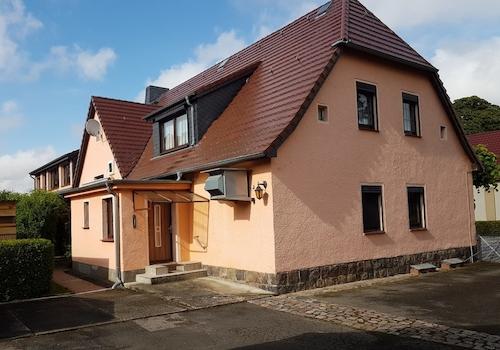 Wohn- und Geschäftshaus 5