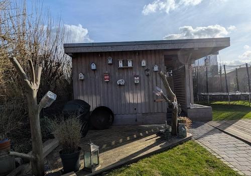 Die Garage vom Garten