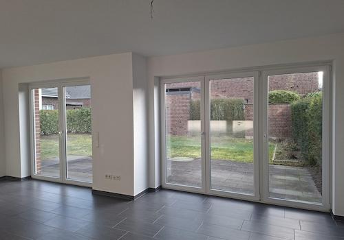 Wohnzimmer mit Garten