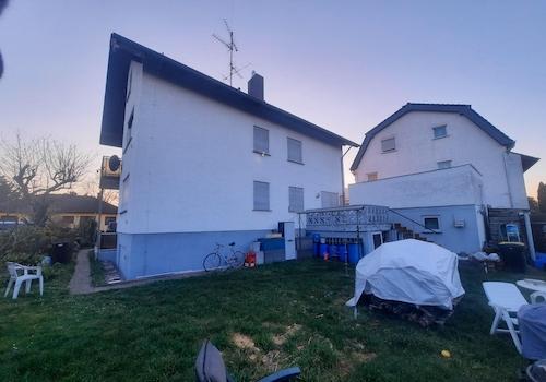 Gartenansicht Pool Nebengebäud