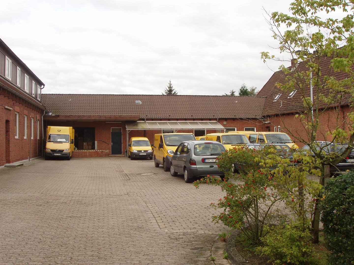 Rückansicht, Parkplätze