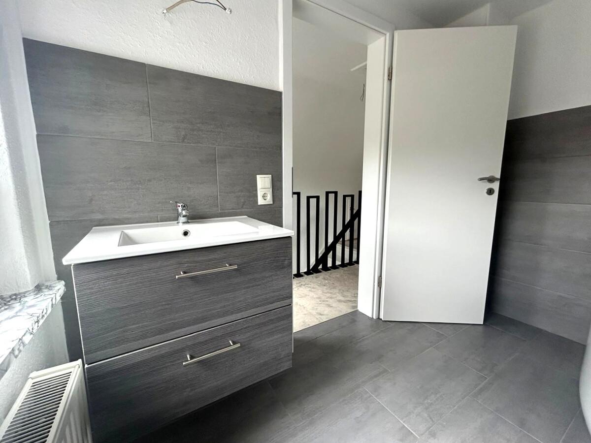 Sanniertes Badezimmer