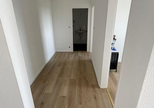 Gang zu kl. Bad und WG 3+4