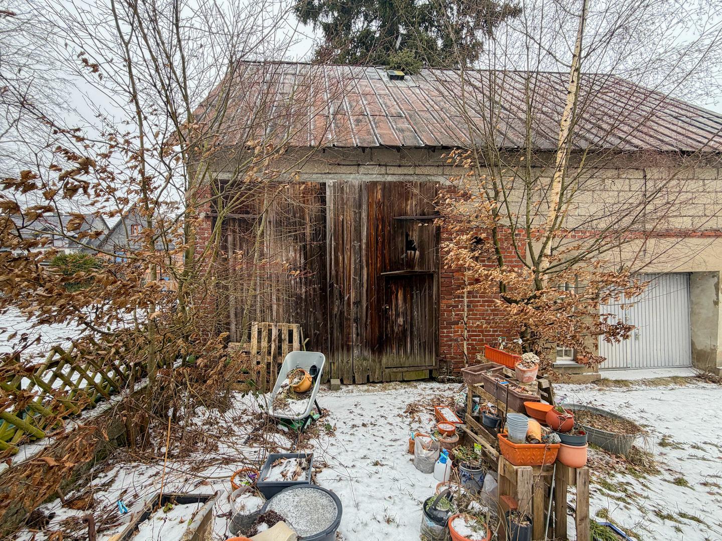 Scheune und Garage