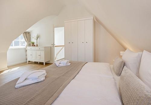 ... mit viel Tageslicht und Stauraum