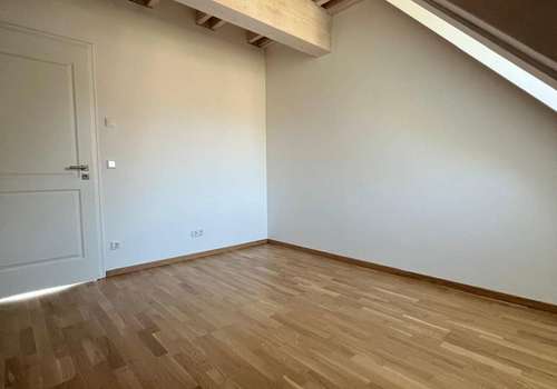 Kinder-/ Arbeitszimmer 1