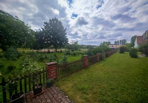 Rückseite Haus mit schöner Grünlage