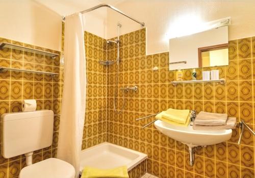 Badezimmer Whg. 5, 1. Stock