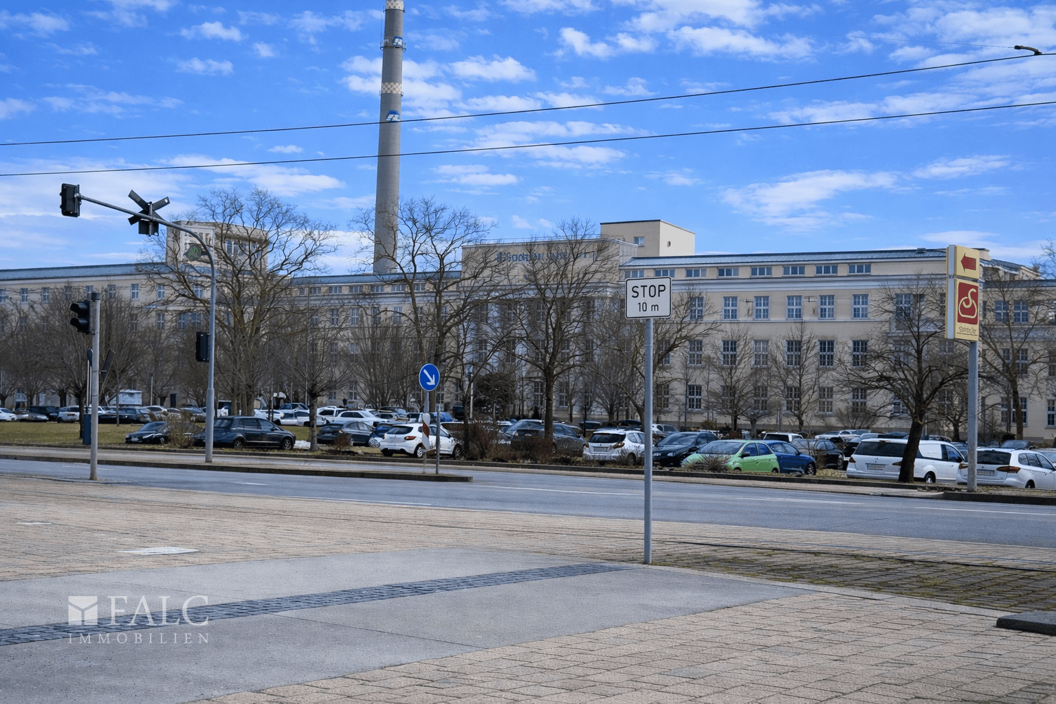 Leuna Hauptgebüde gegenüber 