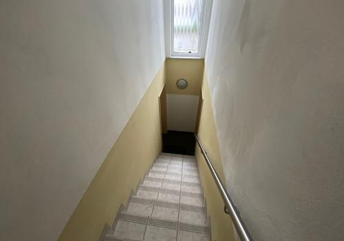 Treppe zum Untergeschoss