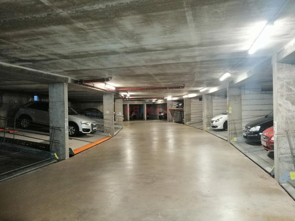 Tiefgaragenstellplatz