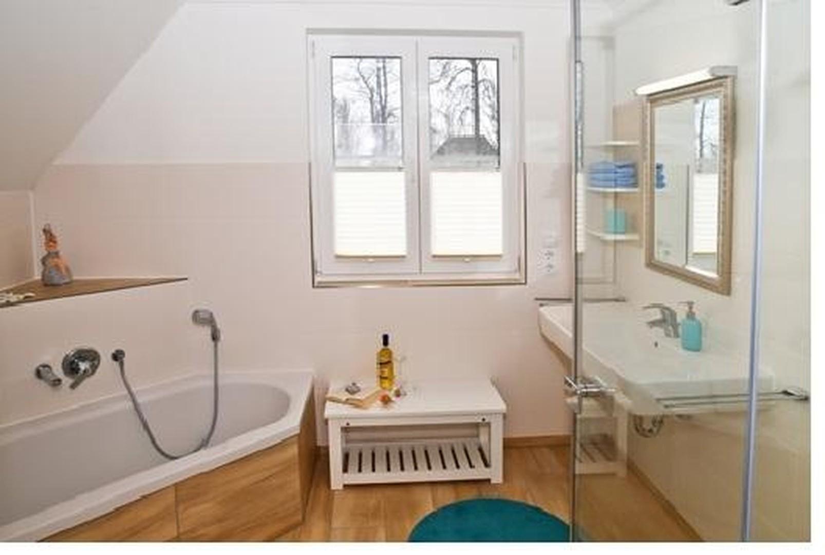 Duschbad mit Badewanne