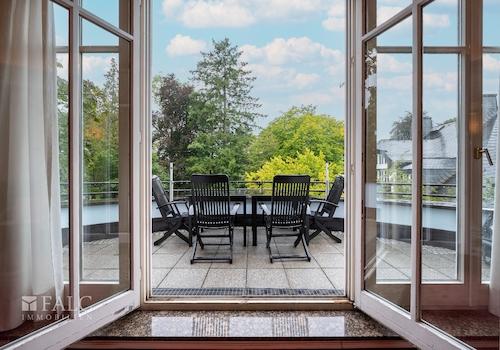 Balkon mit Blick ins Grüne
