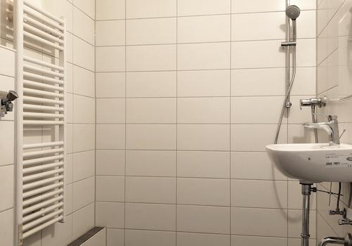 Bad mit ebenerdiger Dusche