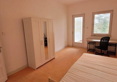 grosses Zimmer inkl. Logggia