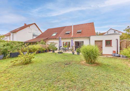 Garten und Rückansicht