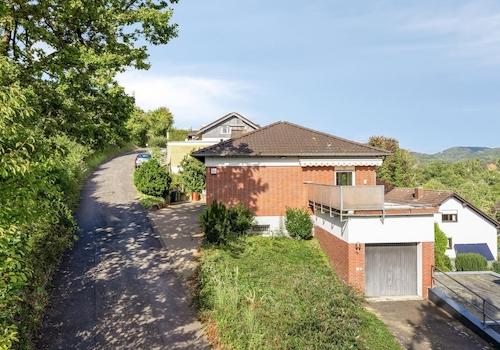 seitliche Hausansicht