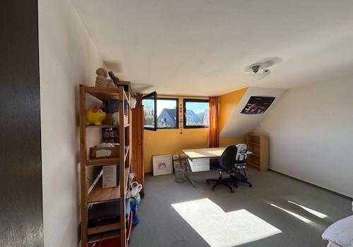 gößeres Zimmer 1OG