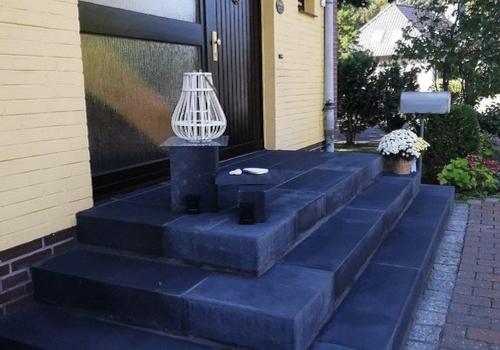 neue Eingangstreppe 2024