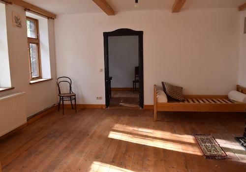 Zimmer mit kleinem SZ