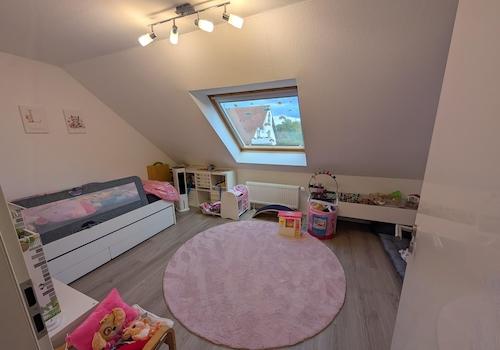 DG - Schlaf-, Kinderzimmer 2