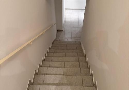 Über d. Wohnung zur Nutzfläche