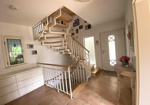 Flur/Treppe (Antikes Fenster)