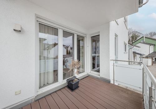 großer Balkon