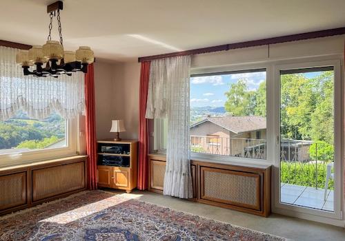 Wohnzimmer mit atemberaubender Fernsicht