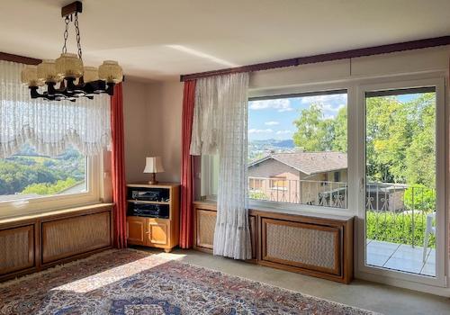 Wohnzimmer mit atemberaubender Fernsicht
