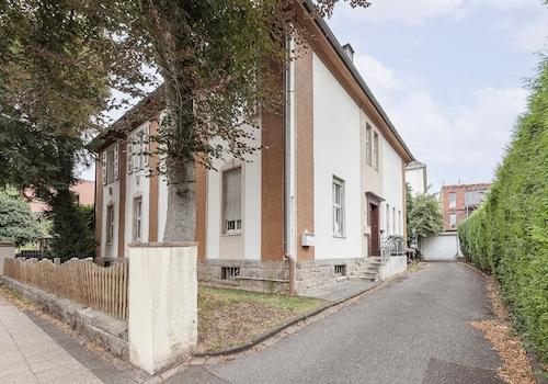 denkmalgeschütztes Zweifamilienhaus