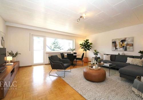 Wohn- und Esszimmer (Vis.)