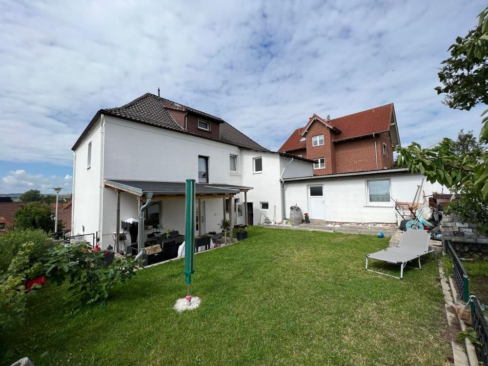 Die Gartenseiten mit Terrasse