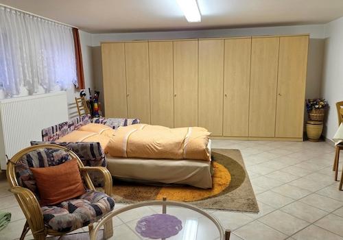 Hobbyraum ca. 45 m² im KG