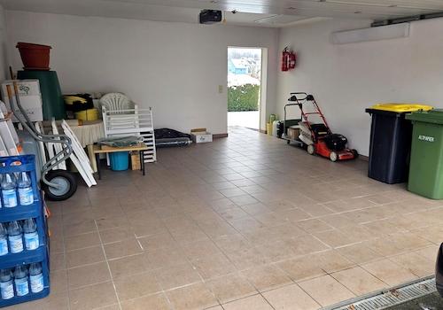 Doppelgarage mit elektr. Tor